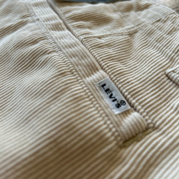 Levi's Off-White Corduroy Pants - Picture 11 of 16